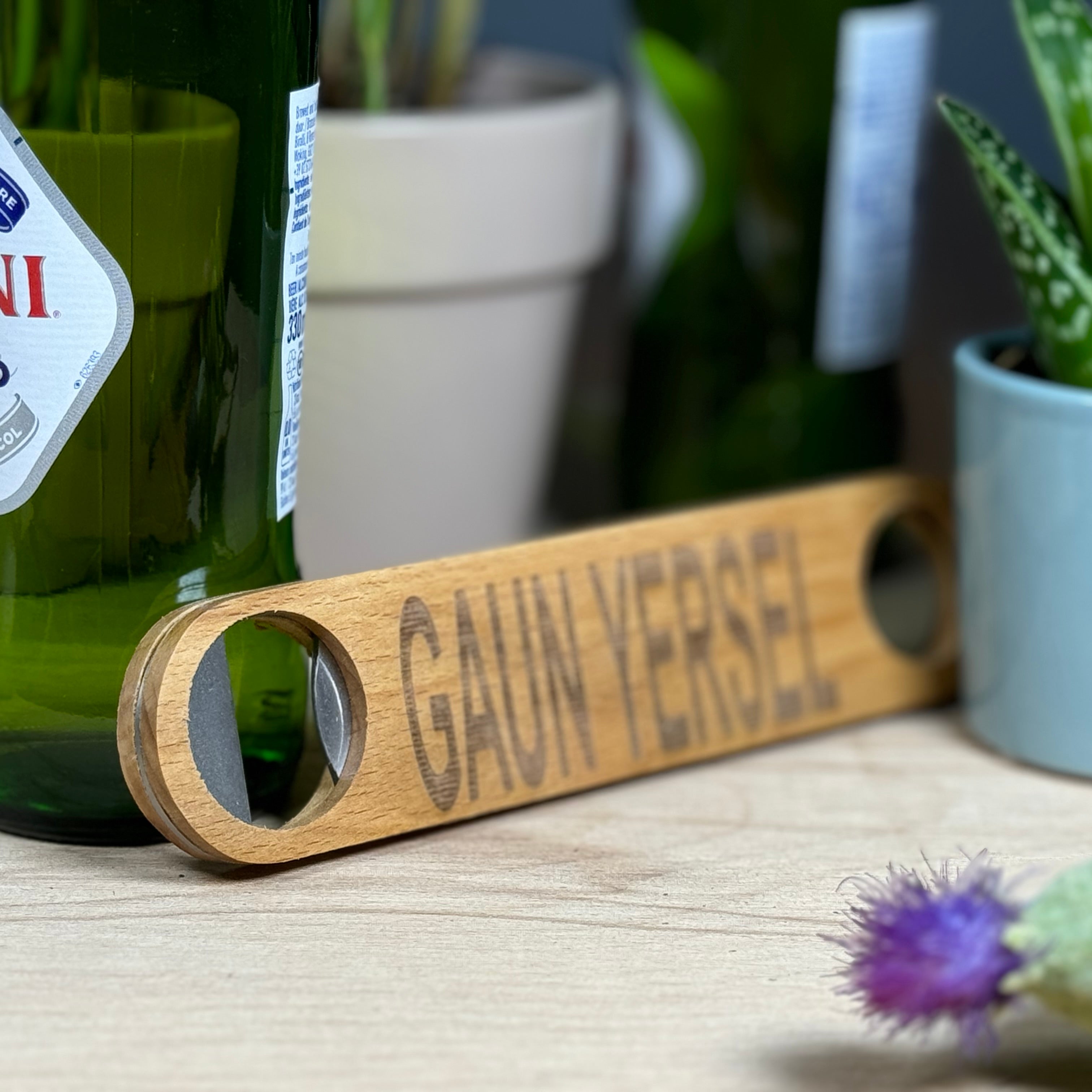 Wooden bottle opener gift - Scottish dialect - gaun yersel