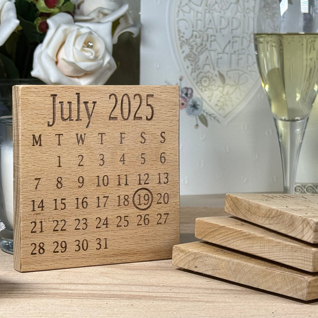 Wooden coaster - personalised calendar - set of 4