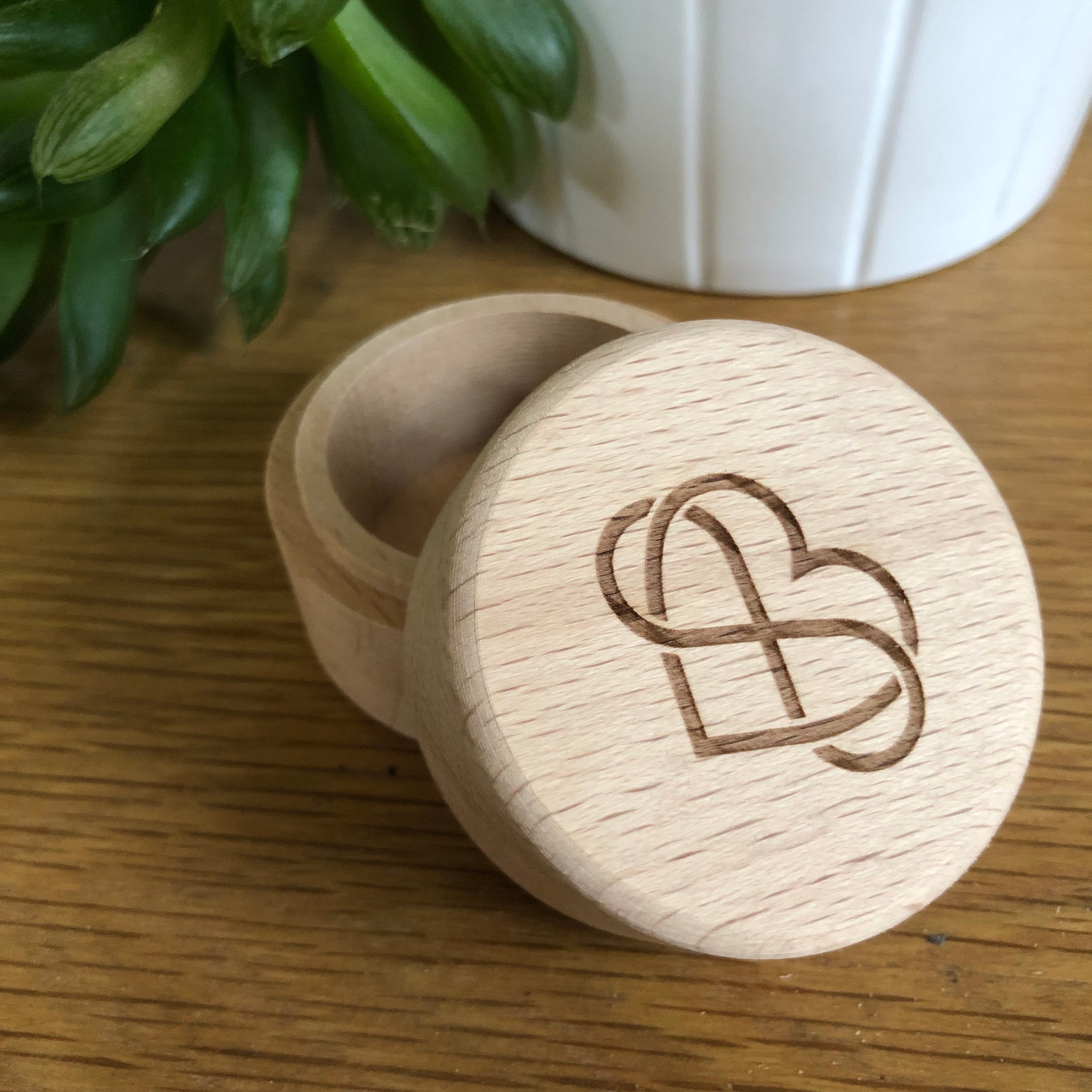 Wooden ring box - heart infinity