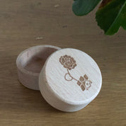 Wooden ring box - rose / daffodil